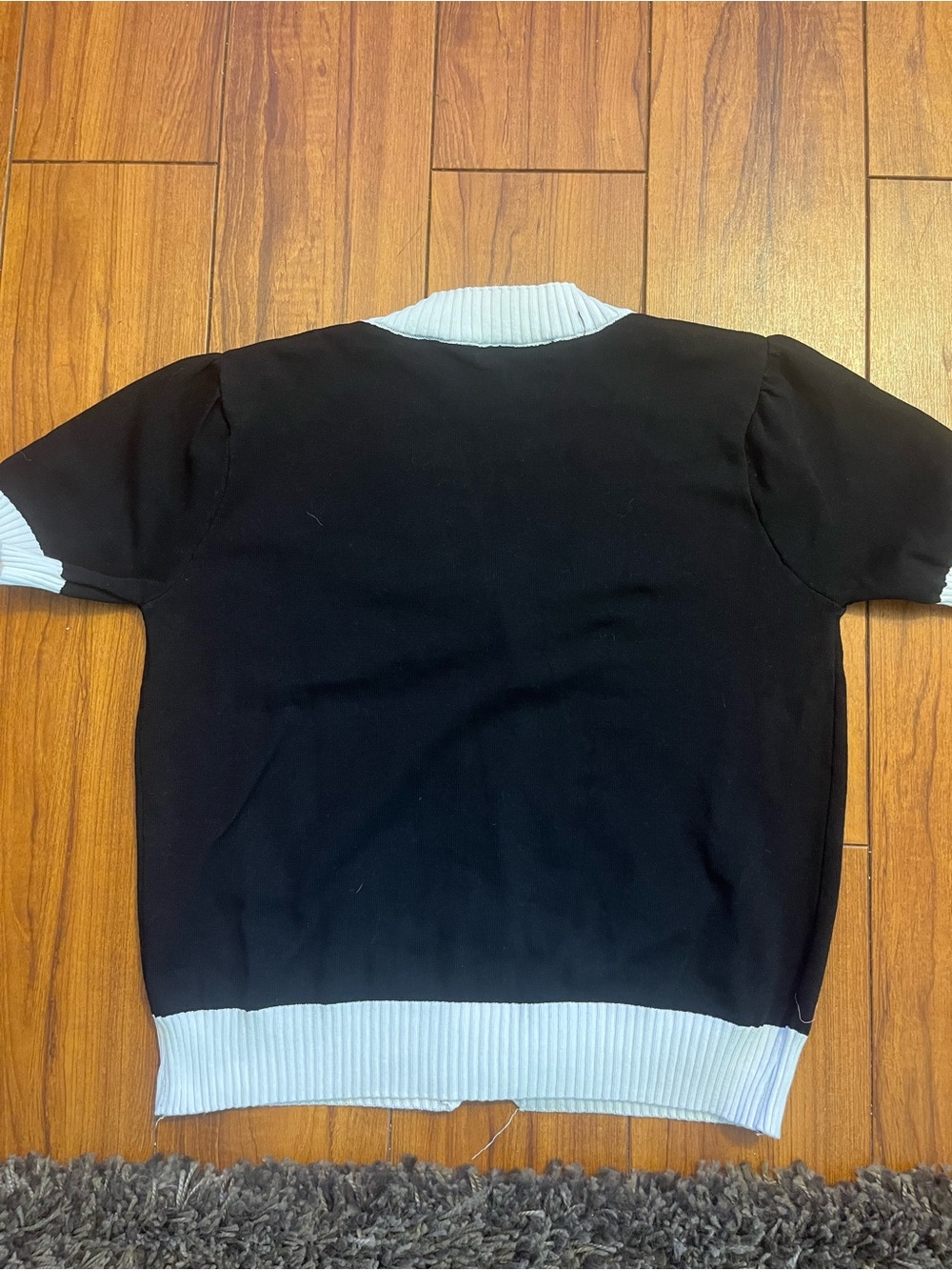 Prada style Short-Sleeve Black Cardigan with White Trim - Picture 5 of 7